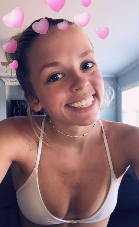 Allie Ross naked pornstar pictures