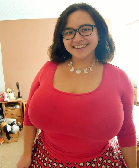 janineaam model nudes pics