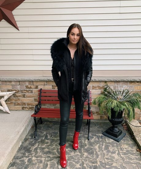 Logan Fabbro hot pornstar gallery