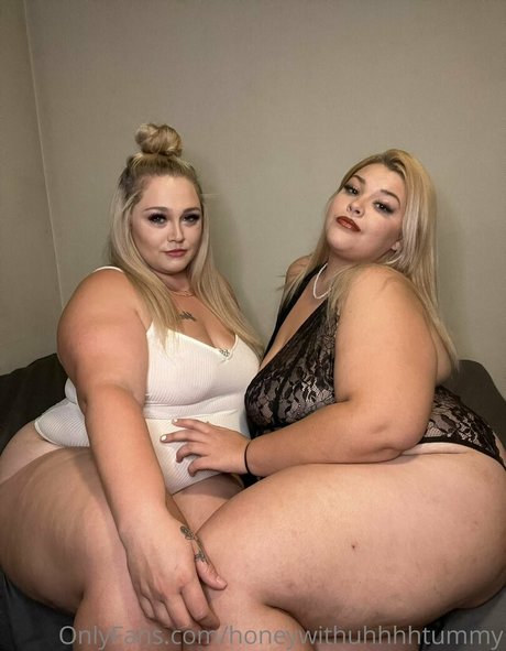 honeywithuhtummy adult model pic