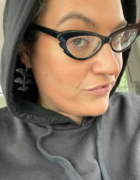 princessharlot7 art model picture