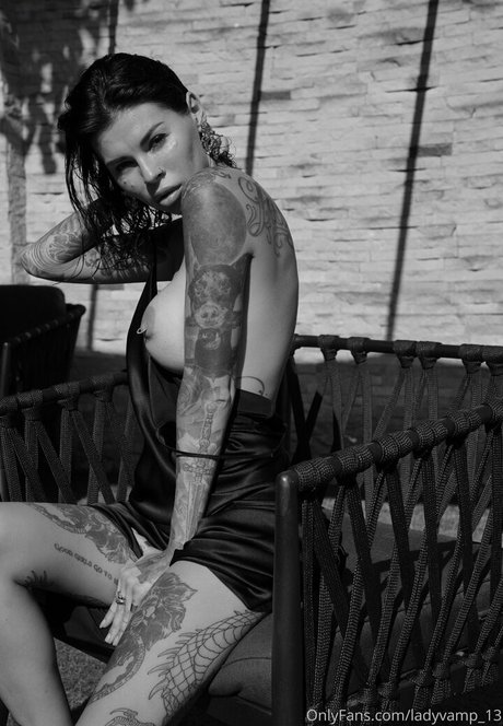 Lady Vamp pornographic model pics