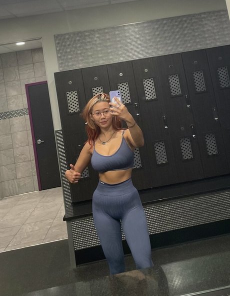 hollyliangg free model pics