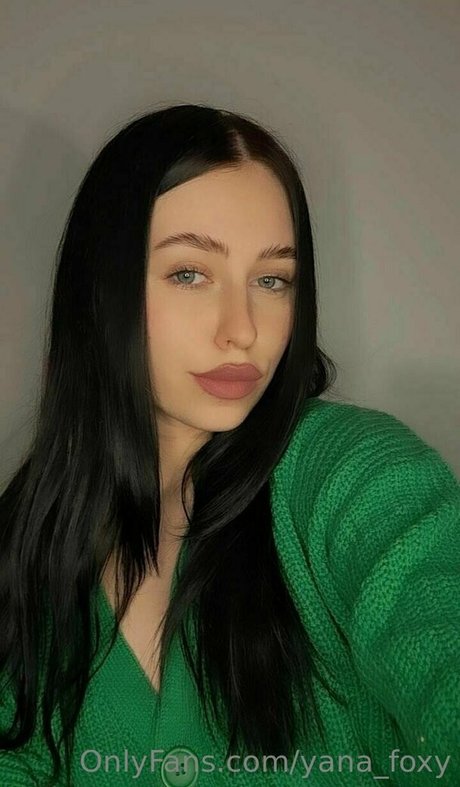 yanafoxy free adult star img
