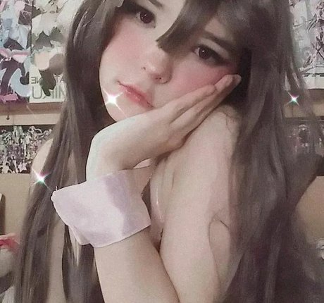 Momoiro Cosplay pornstar top pic