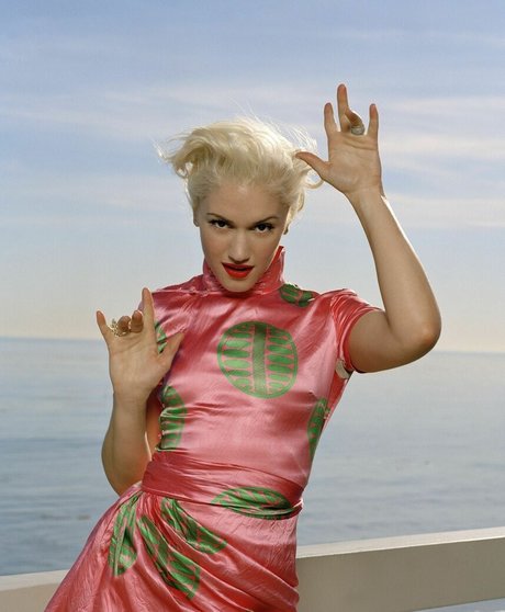 Gwen Stefani adult model pic