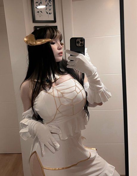 Shini Waifu model adult archive