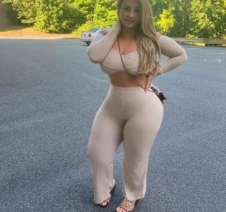 Ivoryyyyy porn actress image