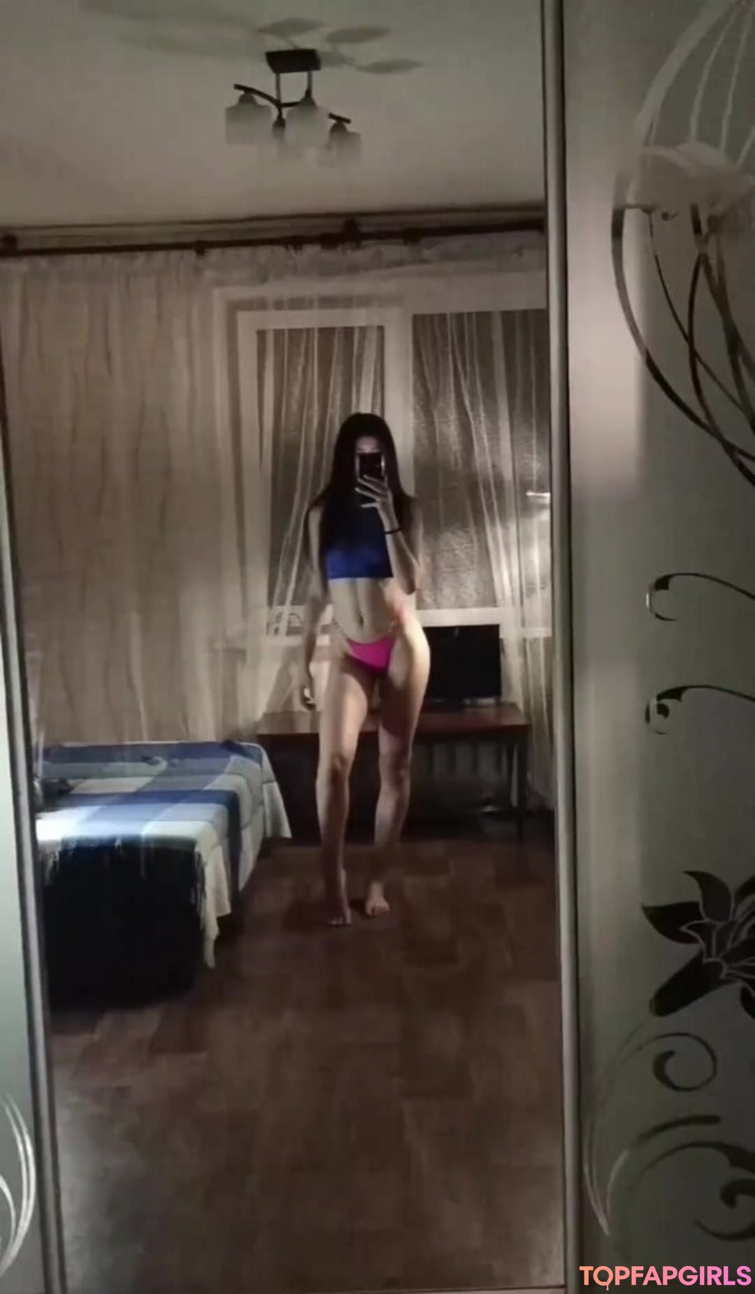 Sexy queen 69 pornographic model pic