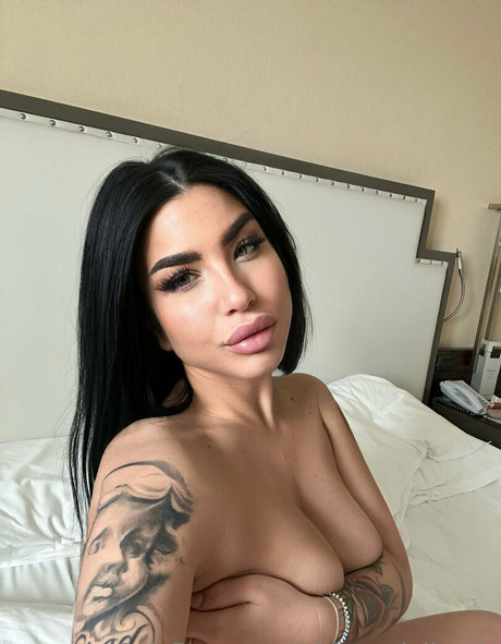 miriammigliaccio pretty model galleries