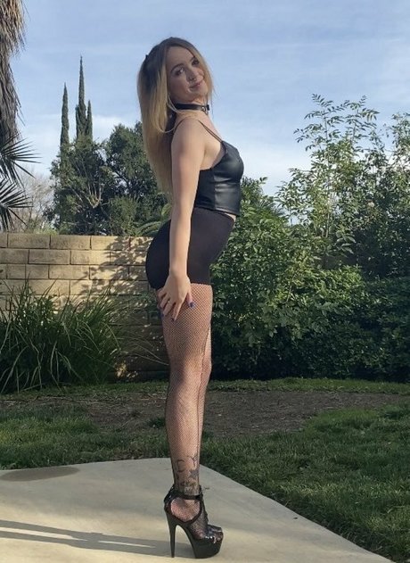 Nikole Nash model sex images