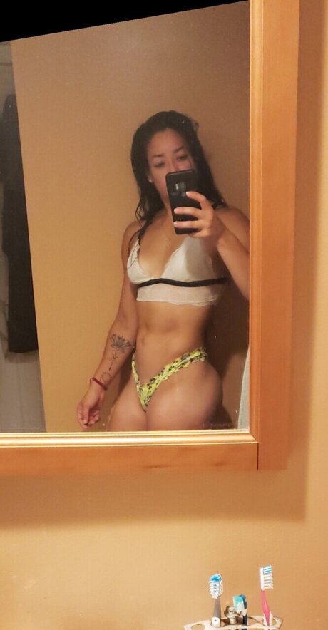 Zhara nude star pic