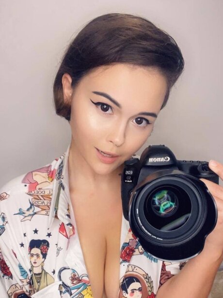 Peachy Alice pornstar hd picture