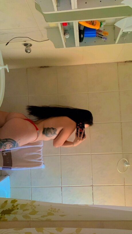 Fefasuicideeee star nudes picture