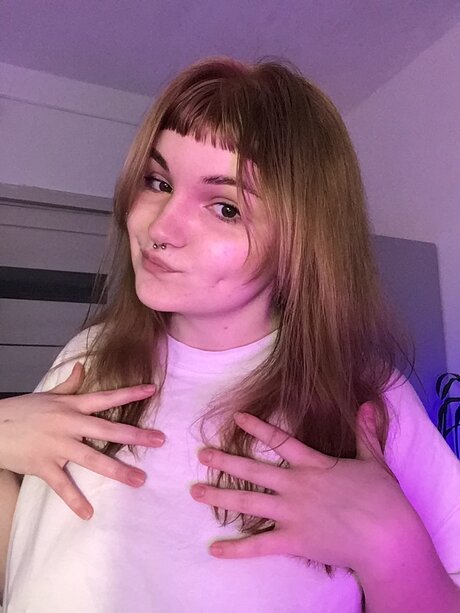 Sasha Fox model pretty img