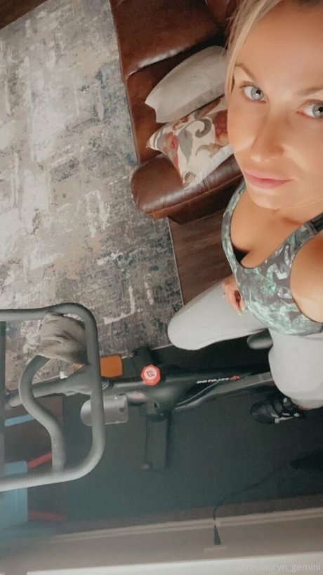 ulauryn gemini hot pornstar gallery