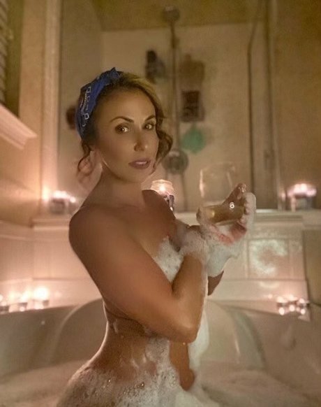 ulauryn gemini model nudes photo