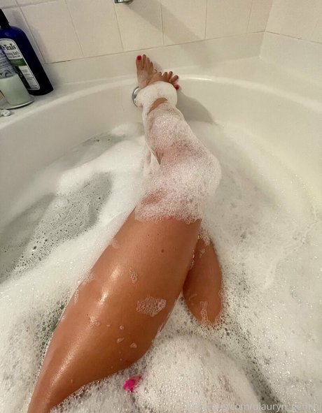 ulauryn gemini star sexy picture