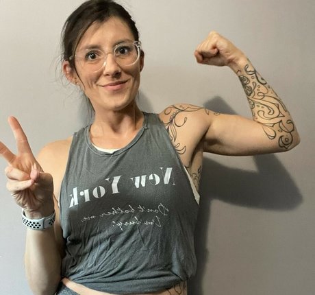 themrsnextdoor2 0 nice actress image