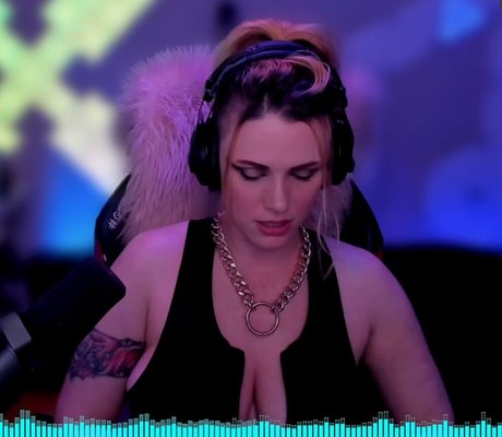 scxrlet64 sex model photo