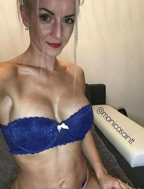 floweremma nice actress pic