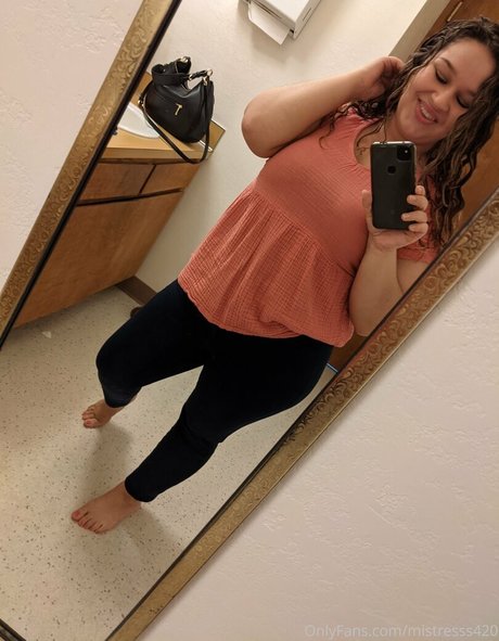 mistresss420 star erotic photos