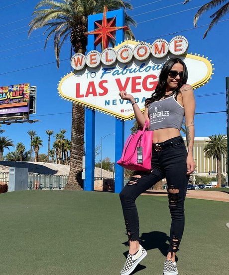 Monica Iannuzzi hd model galleries