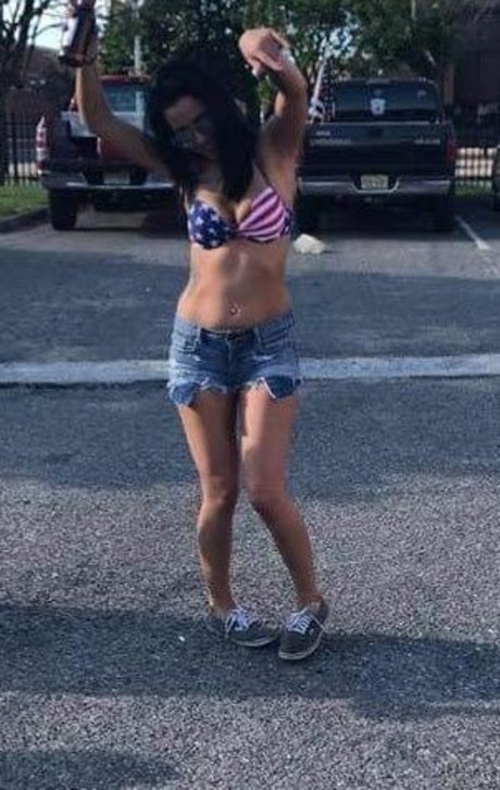 Monica Iannuzzi model hd picture