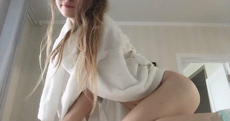 evaava free art actress picture