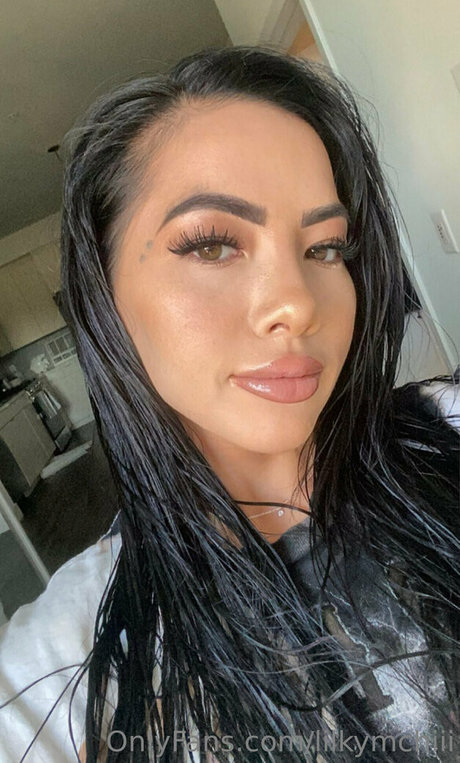 lilkymchiii sex model pictures