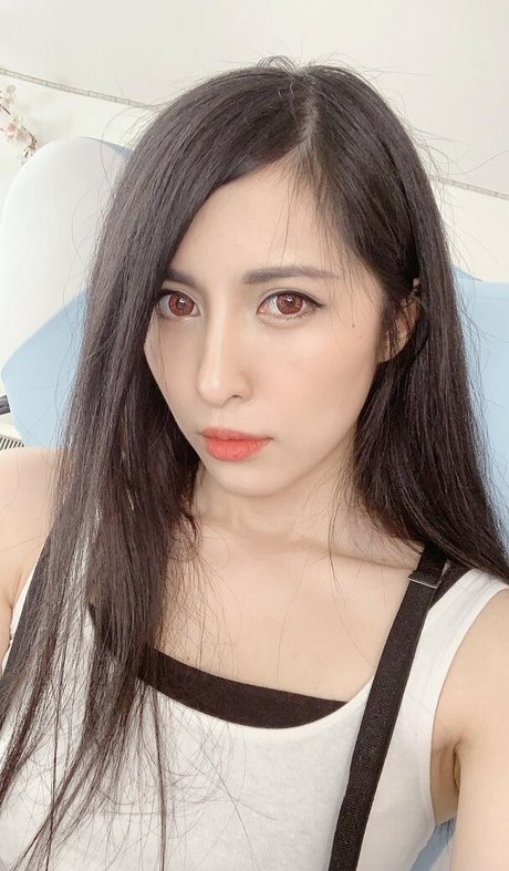 curvy asian onlyfans hot naked picture