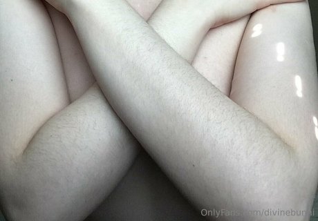 divinebunni high quality model images