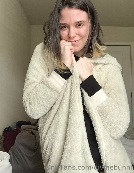 divinebunni star nudes photo