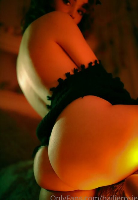 Hailie Rosie model free photos