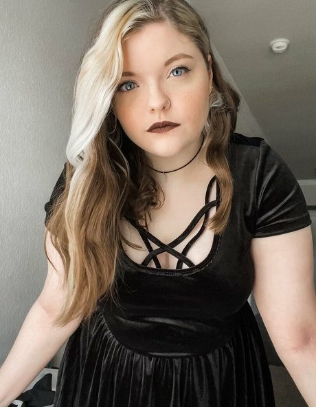 Meg Kaylee naked pornstar pictures