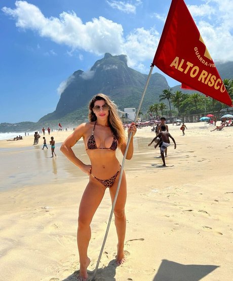 Ana Paula Minerato exclusive model image