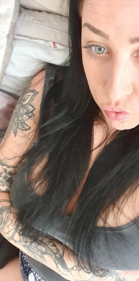 cream my holes model hd img