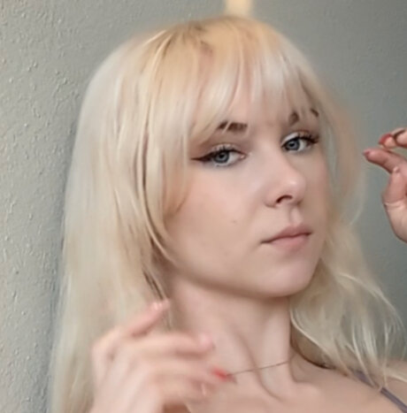 iuna wager high quality model photo