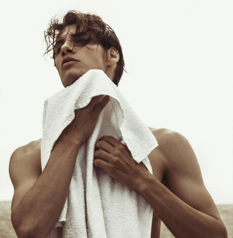 Liam O Neil adult model pic