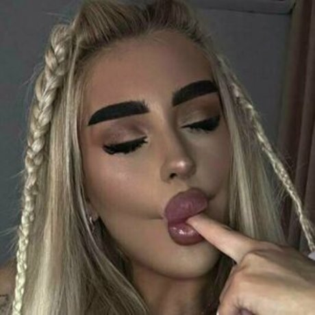 anna bestie 18 model art img