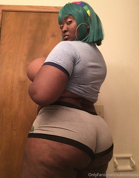 Submittress naked model pictures