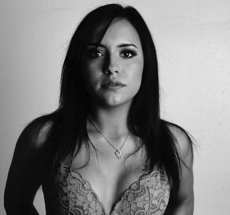 scarletss rose naked model gallery