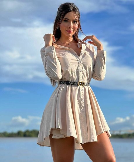 Paola Triana erotic model image