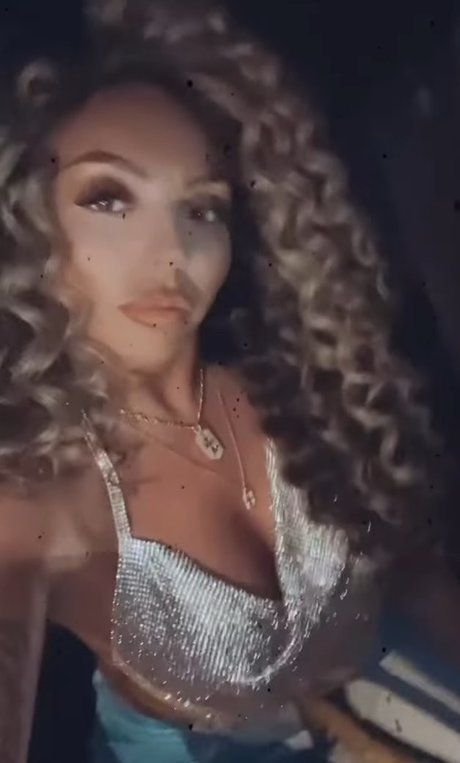 Jesy Nelson model top pic