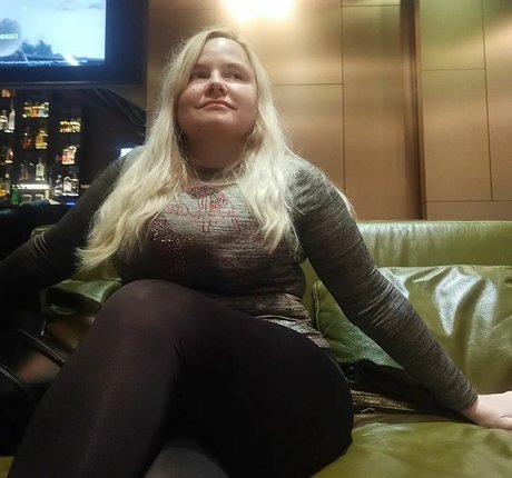 Dejana Savi nude model gallery