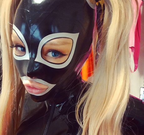 Wrapashouse star naked images