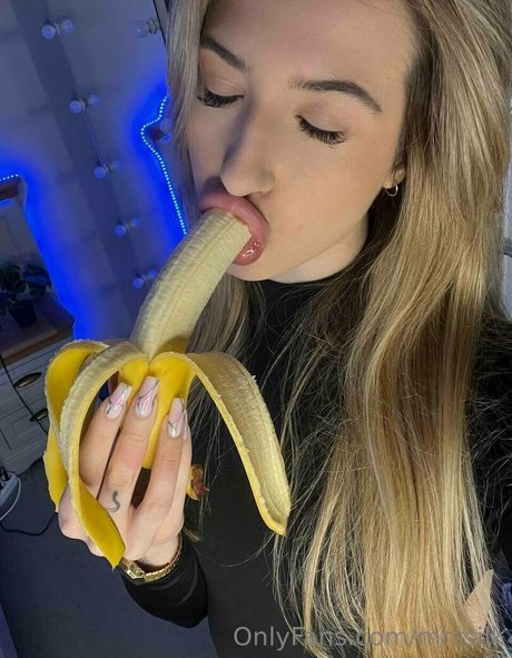 mrssilk sex actress galleries