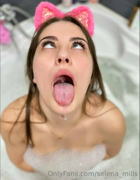 selena mills top actress picture