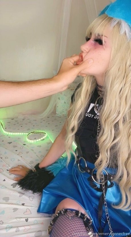 emeryfennecfree nude model photo