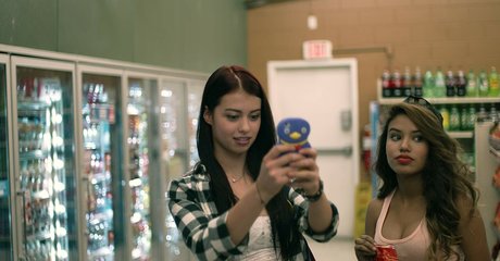 Amber Midthunder pornographic actress pictures